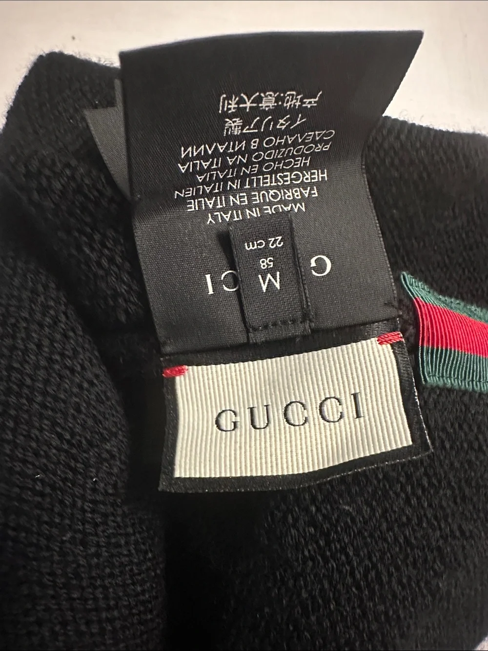 Gucci Black Beanie with Web Medium 58 Has Perfume smell if sensitive